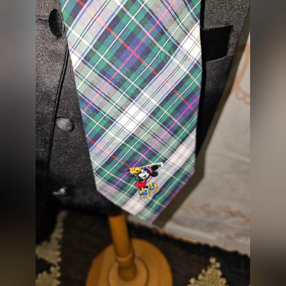 Like New Vintage Men's Mickey Mouse Plaid Tie 100% Cotton